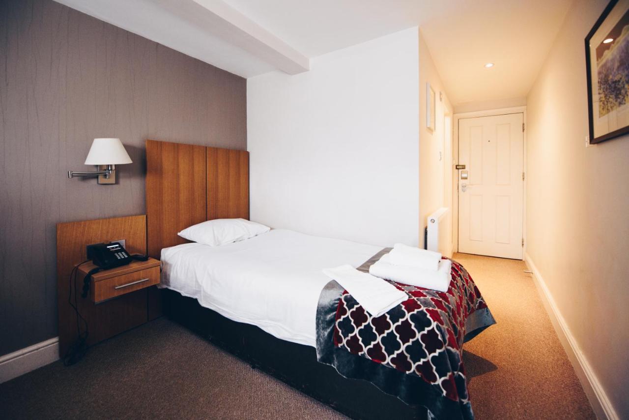 Fox Country Inn High Wycombe Eksteriør bilde